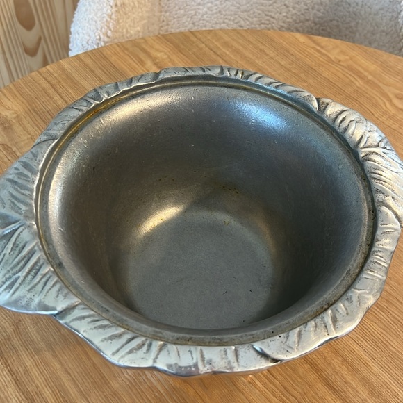 Peltrina Vintage Lettuce Cabbage Leaf Serving Dish - Picture 3 of 6